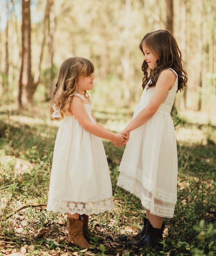 10 Vintage-Inspired Flower Girl Dresses ...